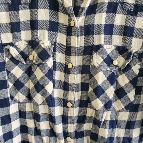 Forever 21 Flannel, Fall women's Medium Blue Plaid - Picture 3 of 4